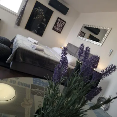 Apartman 41 *