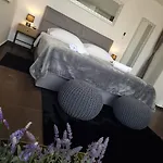 41 Apartment *